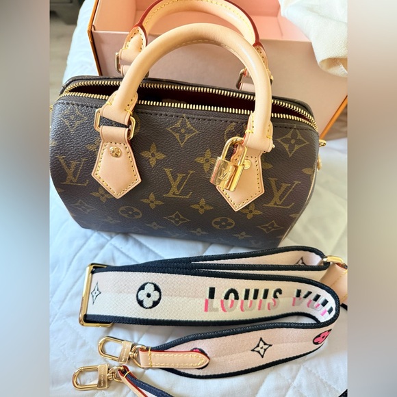 Louis Vuitton Speedy Bandoulière 20 Brown Monogram Handbag - Picture 2 of 13